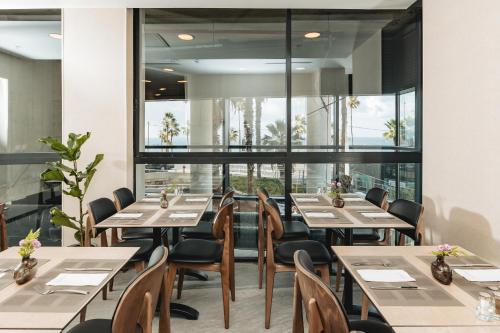 Almera Hotel in Bat Yam