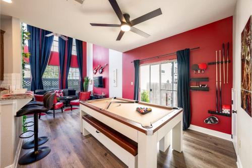 Cozy 8BR Family Home with Backyard in Austin, USA