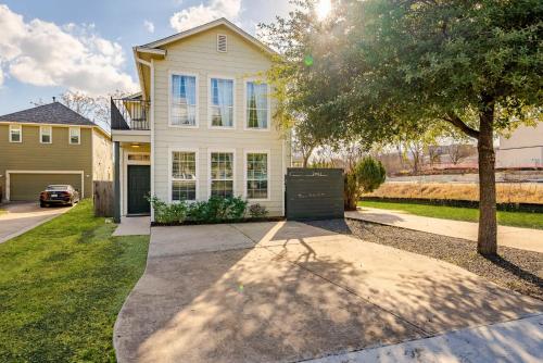 Cozy 8BR Family Home with Backyard in Austin, USA