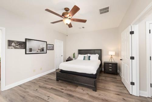 Cozy 8BR Family Home with Backyard in Austin, USA