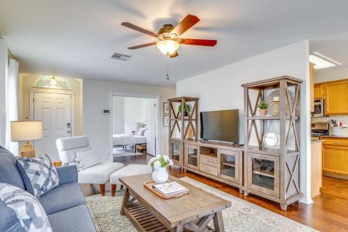 Fenced Yard + Patio: Family Home in Round Rock, Round Rock (Foto 5)