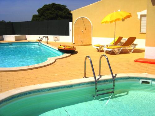 Swimming pool, Casa Lima Reis near Aqualand Algarve