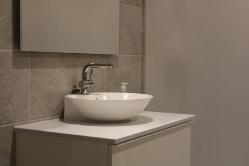 New apartment, parking, close to city and nature, Stockholm (photo 8)