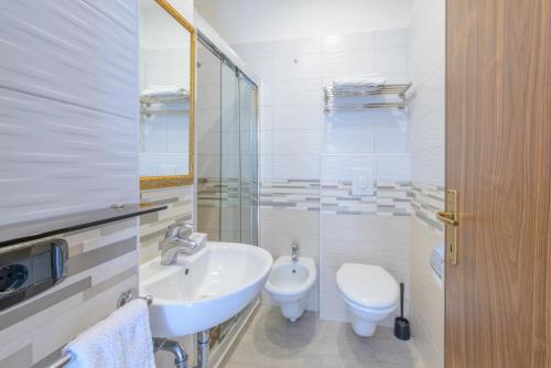 Quadruple Room image 1