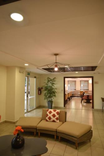 Лоби, Hotel Gardenia Inn in Сан Салвадор