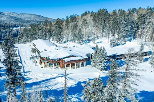 . Sunrise Park Lodge