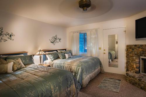 The Last Resort in Wawona (CA)