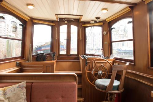 Salonboot de Wending in Oranjebuurt