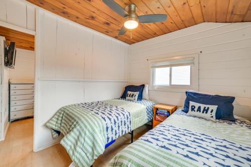 Charming Tiny Cottage 5 with Crooked Lake Access! Charming Tiny Cottage 5 with Crooked Lake Access!