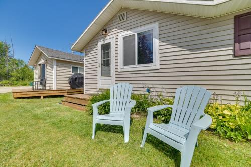 Charming Tiny Cottage 5 with Crooked Lake Access! Charming Tiny Cottage 5 with Crooked Lake Access!