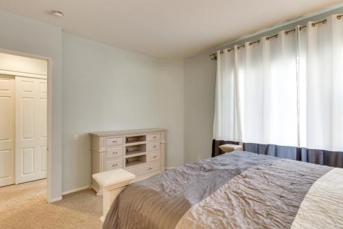 Country Club Home with Pool and Spa, 2 Mi to Coachella Country Club Home with Pool and Spa, 2 Mi to Coachella