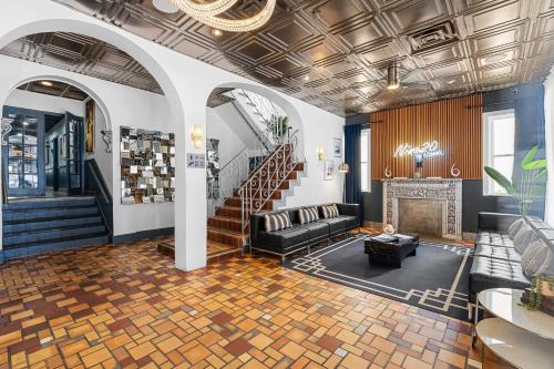 Nine20 Collins Apartments by Lowkl in Miami Beach, USA