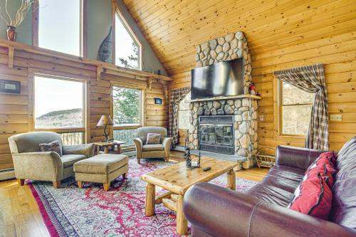 Private Hot Tub and Sauna Bryant Pond Retreat!