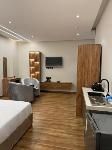 Shared lounge/TV area, قمة راحتي للشقق المخدومة Qimat Rahaity SERVICED APARTMENTS in Yanbu