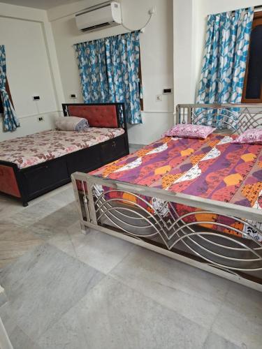 4 Bedroom 3 Bathroom Fully AC Private Flat up to 14 People