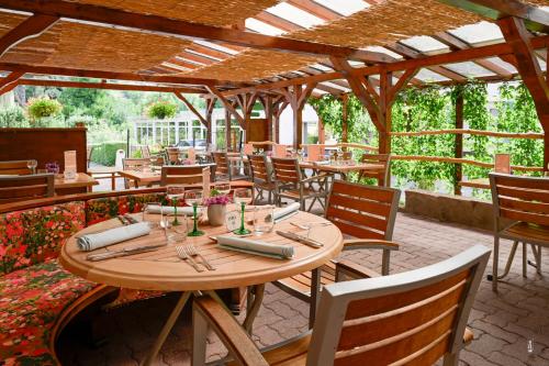 . Logis Hotel Restaurant Le Faudé