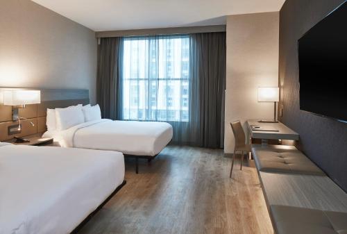 Double Queen Room