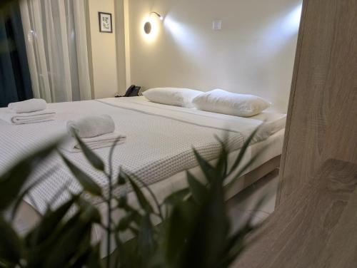 3 king beds