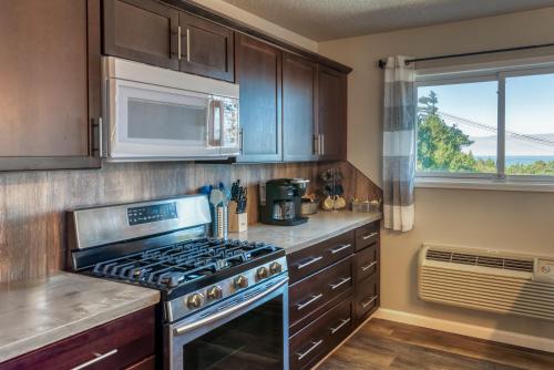Three-Bedroom House image 5