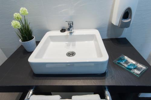 Hostal Overnight Madrid - image 7