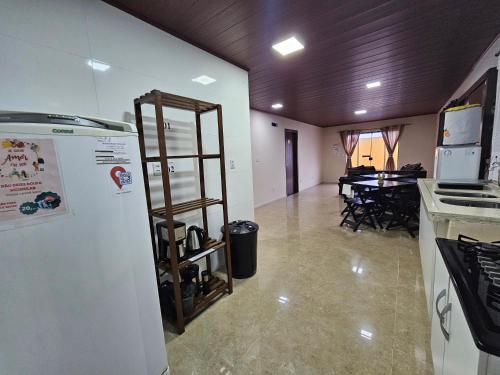 ห้องครัว, Hospedagem Costa BNU - Família (Hospedagem Costa BNU - Familia) in อิโตวปาวาซิงยา