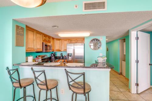 Oceanfront Condo with Lanai Walk to SkyWheel! - image 5