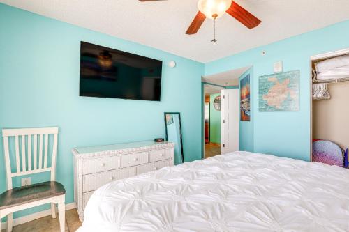 Oceanfront Condo with Lanai Walk to SkyWheel! - image 12