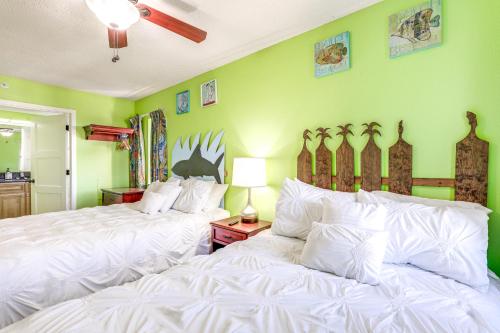 Oceanfront Condo with Lanai Walk to SkyWheel! - image 3