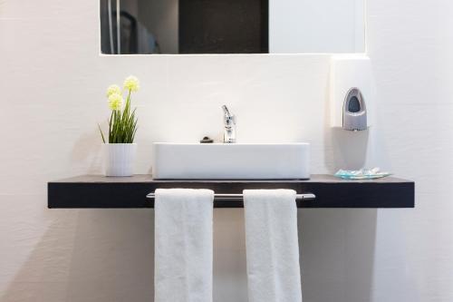 Hostal Overnight Madrid - image 3