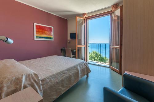 Deluxe Double Room with Sea View