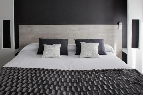 Hostal Overnight Madrid - image 14