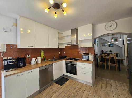 ห้องครัว, Family friendly house with a swimming pool Ljutici, Krk - 23686 in ยูติซี