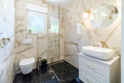 Two-Bedroom Holiday Home image 10