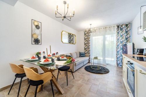 Two-Bedroom Holiday Home image 3