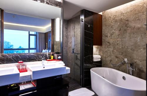 room detail thumbnail 2