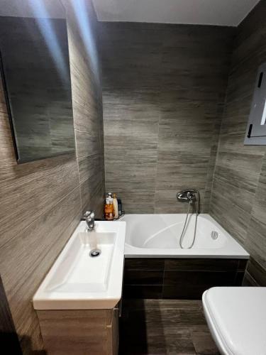 Private hottub Athens Skythens omonoia, Atene (foto 11)