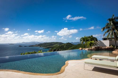 Swimmingpool, Peter Island Resort in Peter Island