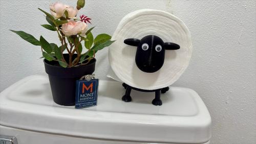 Mont Résidence offering a Loft and 3 Bedroom Apartment steps from the ferry