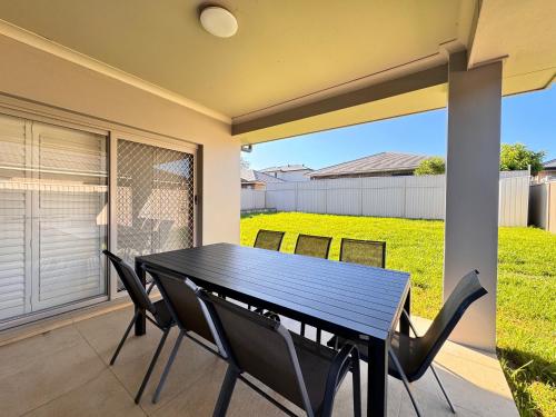 6 Bedroom House in Jordan Springs Sleeps 13 Near Western Sydney Airport Penrith - image 14
