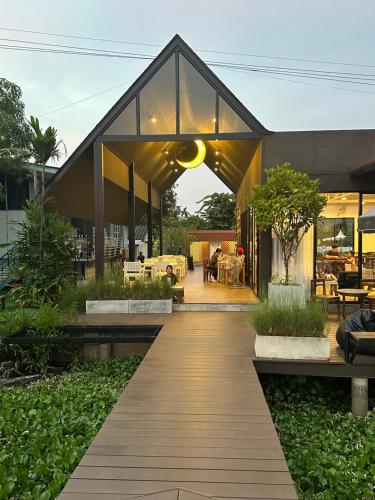 House Phra Chan Wian