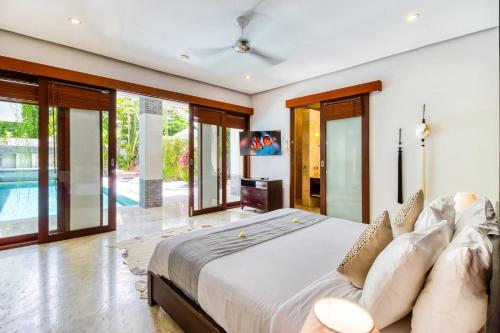 Three-Bedroom Villa image 10