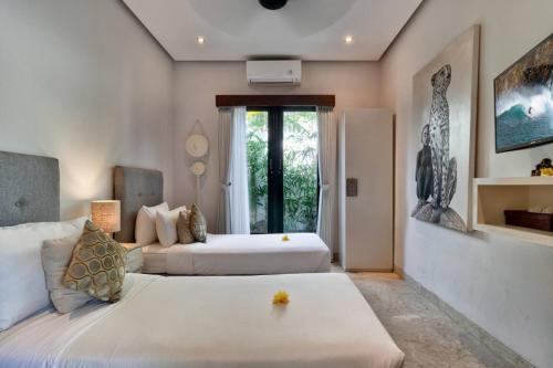 Three-Bedroom Villa image 7