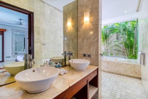 Three-Bedroom Villa image 9