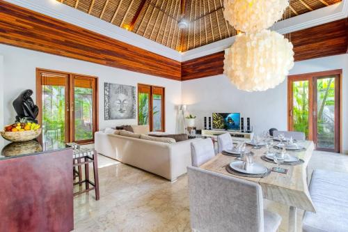 Three-Bedroom Villa image 8