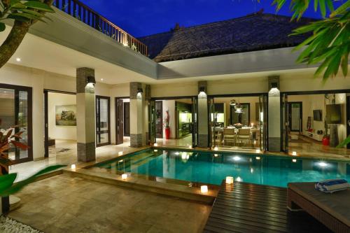 Three-Bedroom Villa image 4