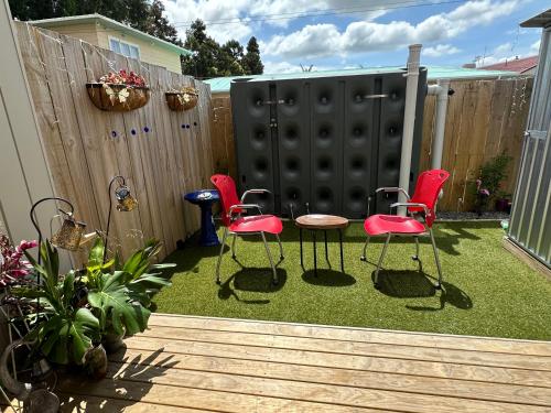 حديقة, منزل  متر مربع من 1 غرفة و1 حمام خاص في هندرسون (AmritVilla28 (Room with Shared Bathroom only)) in هندرسون