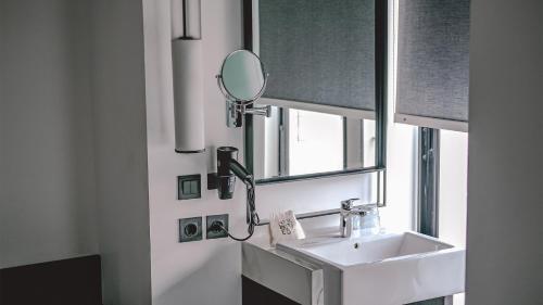 Suite with Balcony image 2