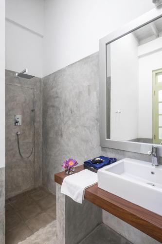 Double Room image 10