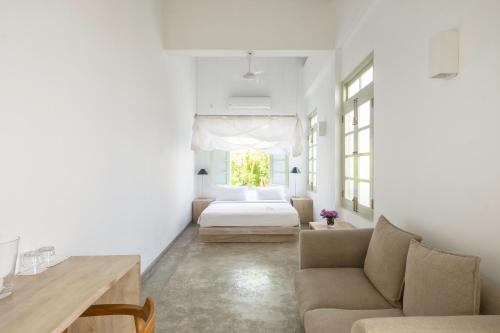 Double Room image 9