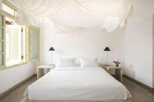 Double Room image 8